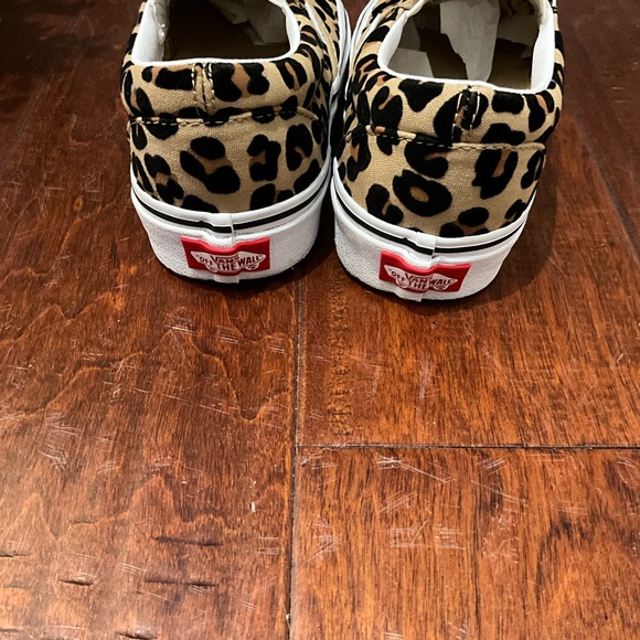 Cheetah print vans off the wall - Picture 5 of 6